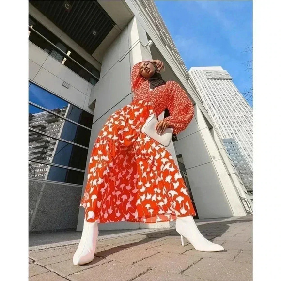 NWT Women's V-Neck Ginkgo Cherry Tomato
Maxi Dress - DVF for Target 1X - Picture 8 of 9